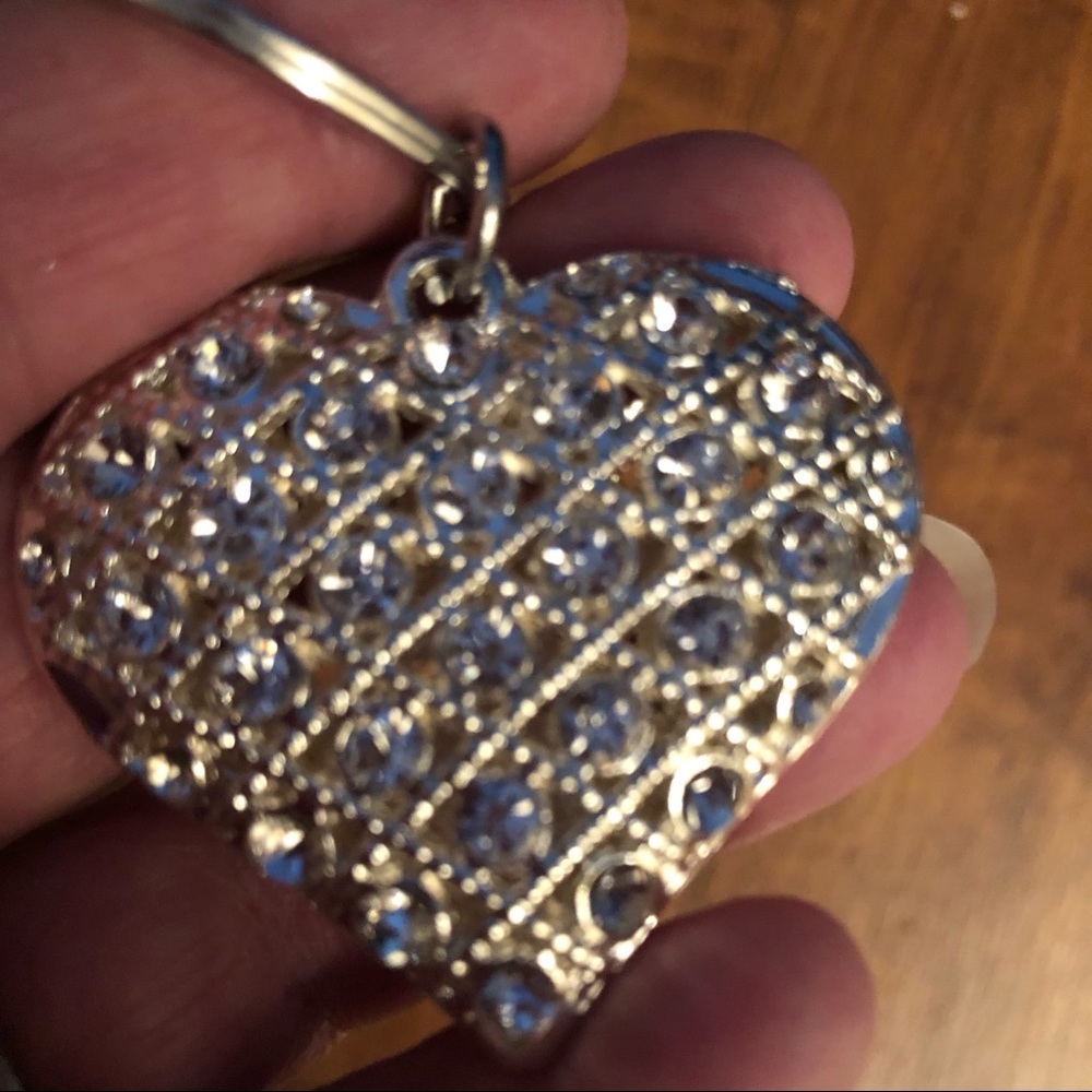 Vintage heavy & super sparkly heart key chain - Picture 4 of 4